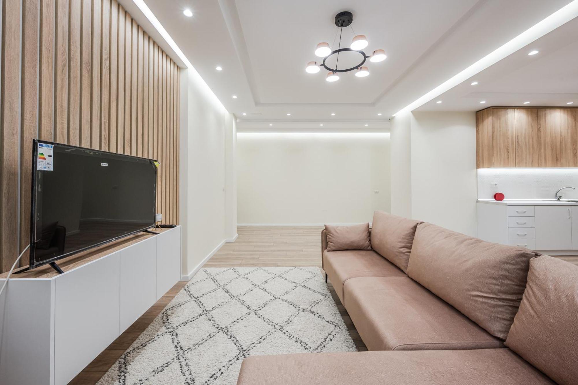 Lucas Central Home Tiranë Luaran gambar