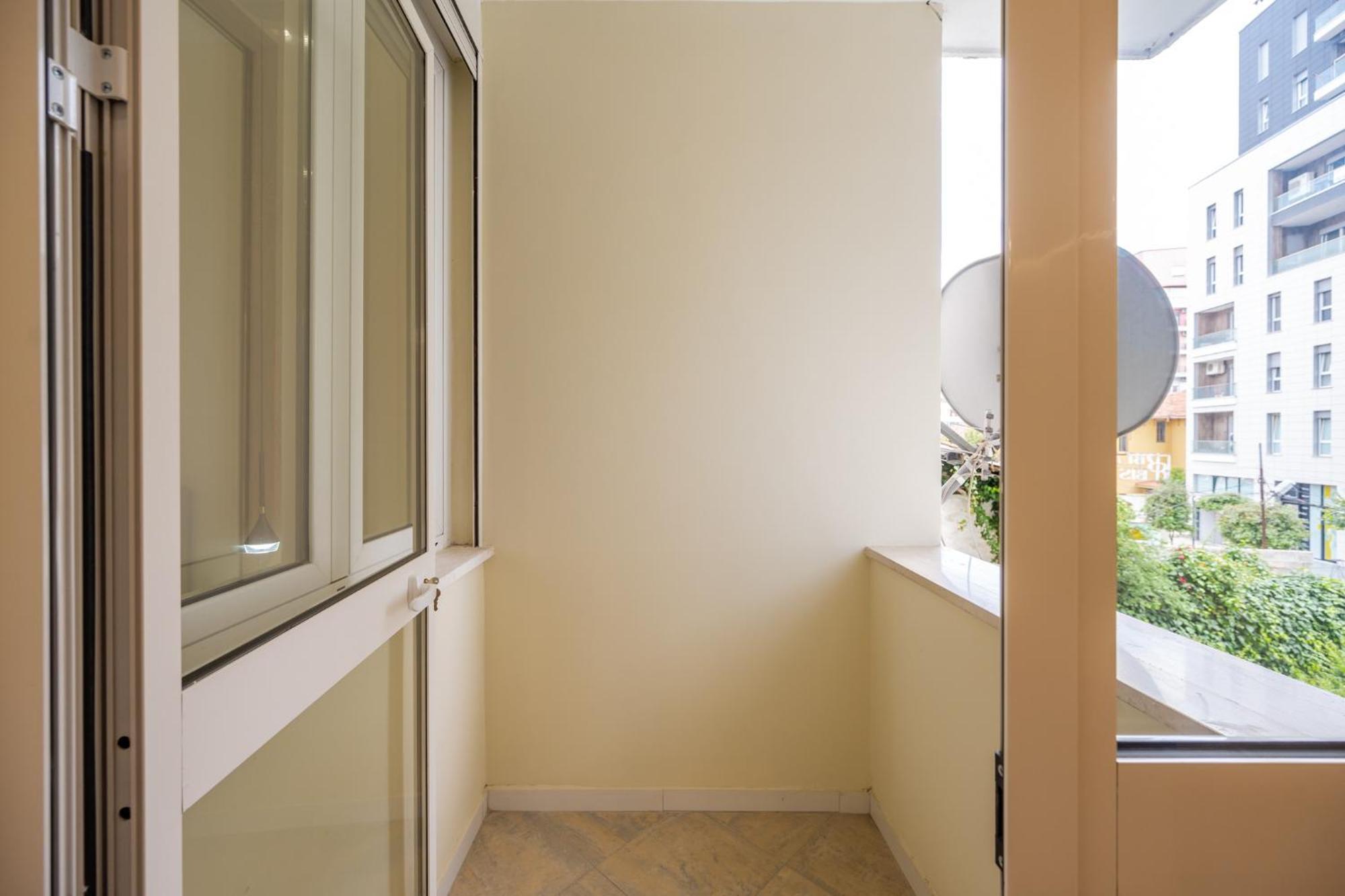 Lucas Central Home Tiranë Luaran gambar
