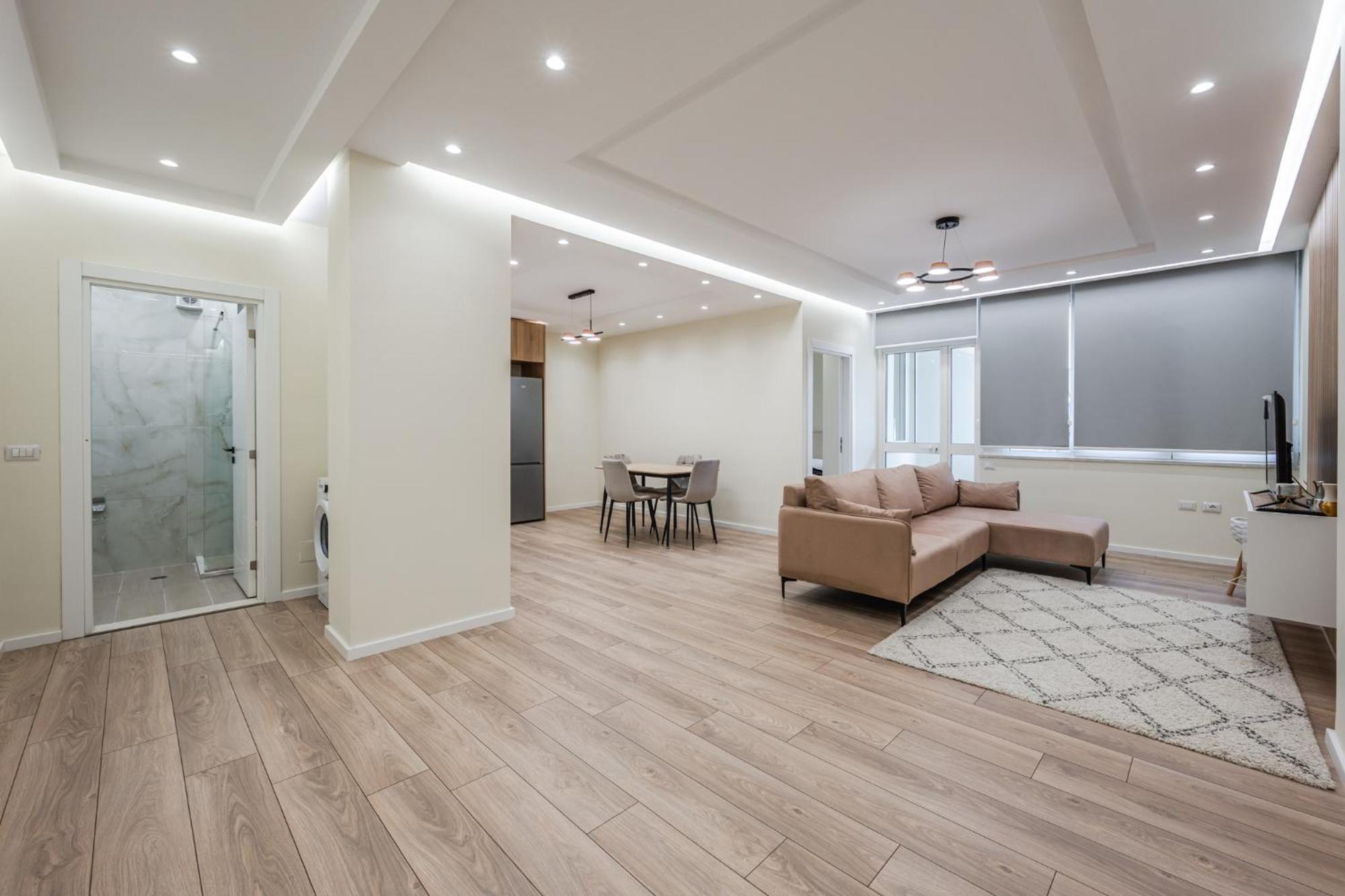 Lucas Central Home Tiranë Luaran gambar